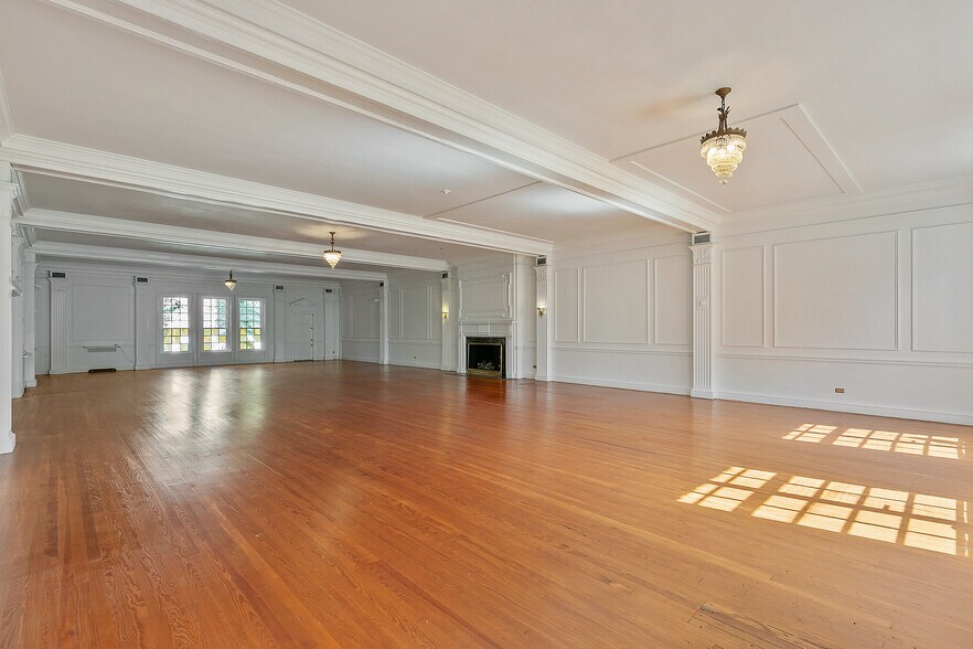 More Photos Of 2500 E Marshall St, Richmond Office For Sale