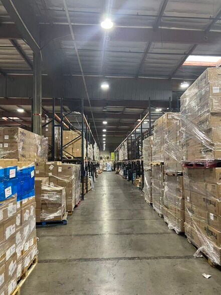More Photos Of 245 N Vineland Ave, City Of Industry Warehouse For Lease