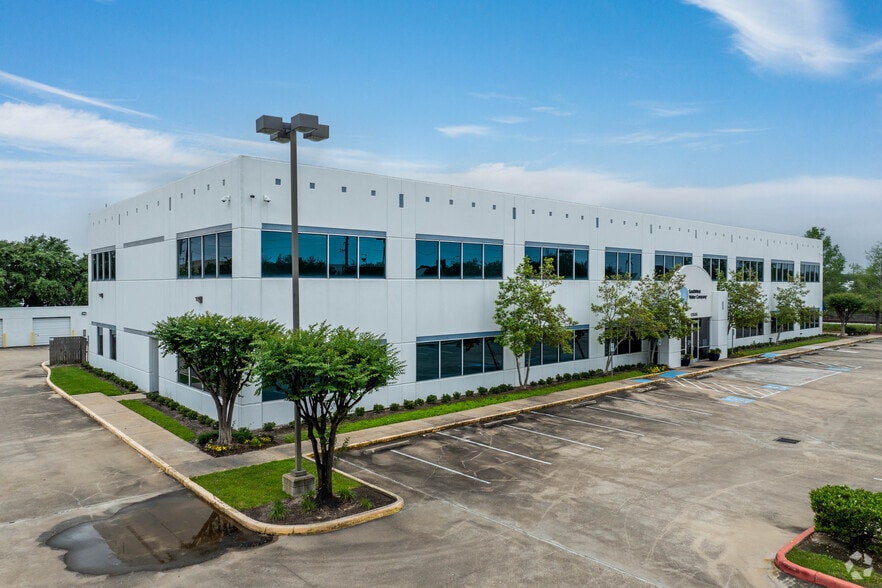 More Photos Of 12535 Reed Rd, Sugar Land Light Distribution For Lease