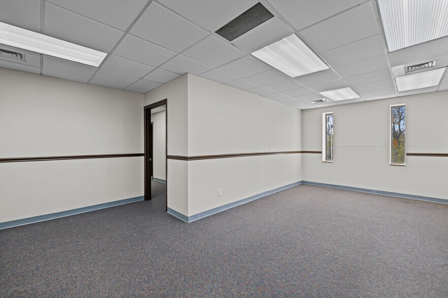 More Photos Of 1150 Milwaukee St, Kirkwood Medical For Sale