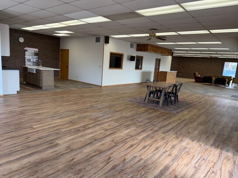 More Photos Of 117 W 7th Ave, Augusta Office For Lease