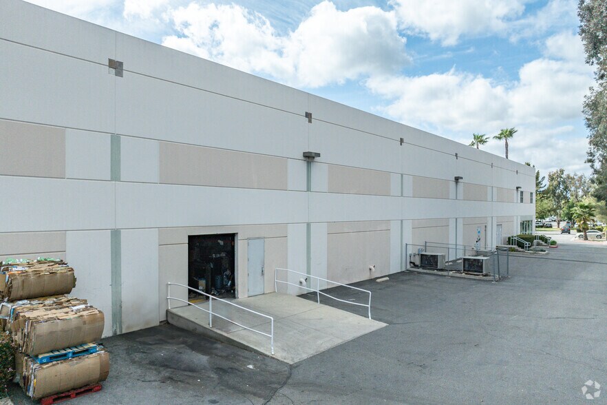 More Photos Of 40940 County Center Dr, Temecula Manufacturing For Lease