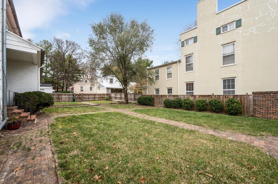 More Photos Of 230 W Boscawen St, Winchester Office Residential For Sale