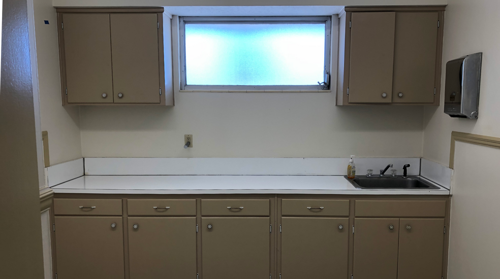 More Photos Of 4306 University Blvd S, Jacksonville Medical For Sale
