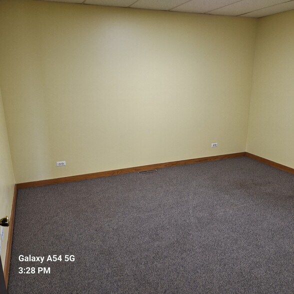 More Photos Of 3816 Grandview Ave, Gurnee Warehouse For Sale