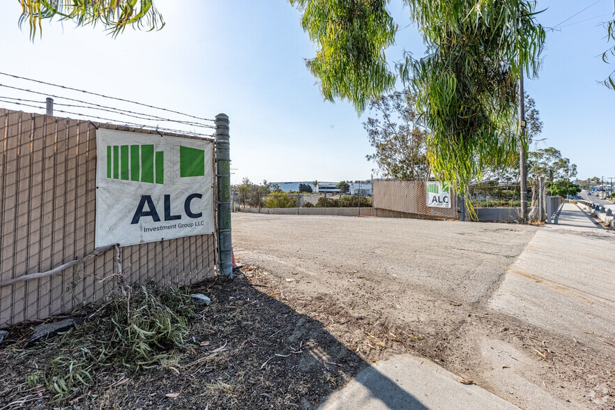 More Photos Of 1660 E 32nd St, Long Beach Land For Lease