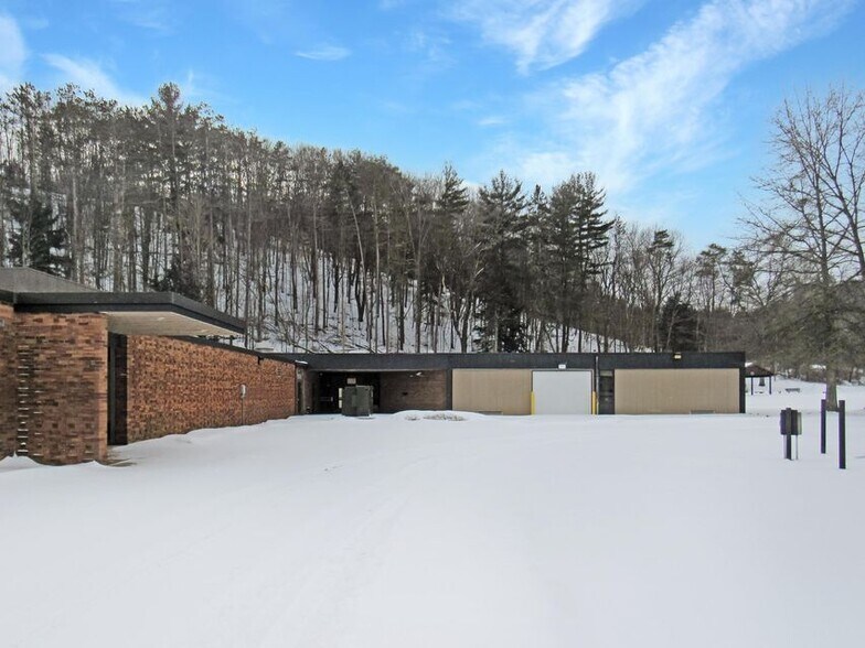 More Photos Of 201 Hoovertown Rd, Penfield Flex For Sale
