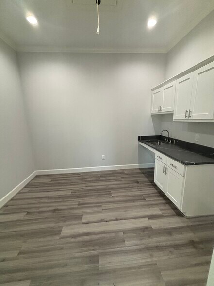 More Photos Of 1630 W Prosper Trl, Prosper Unknown For Lease