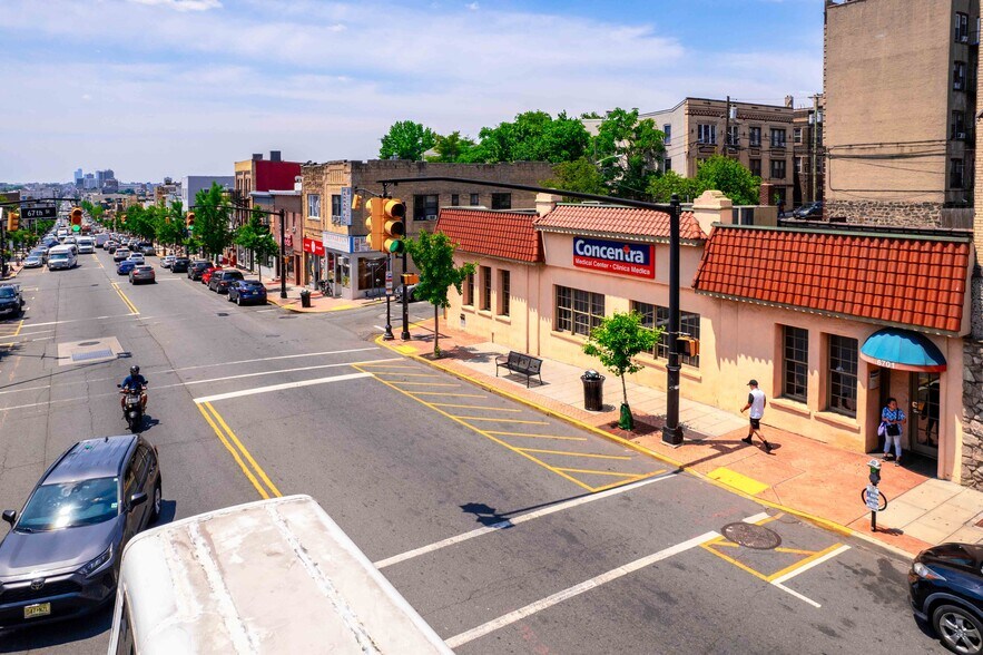 More Photos Of 6701 Bergenline Ave, West New York Office For Sale