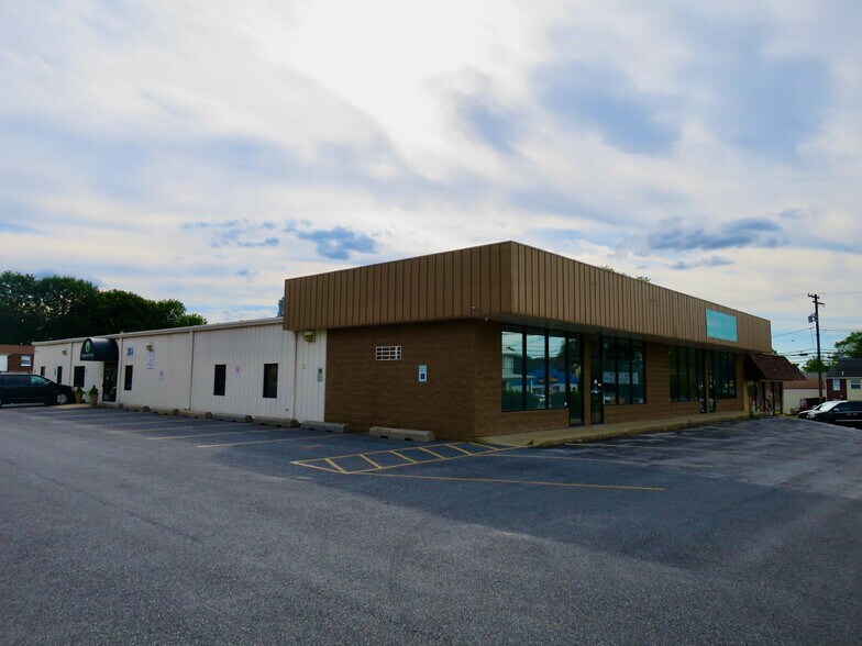More Photos Of 288 E Green St, Westminster Warehouse For Lease
