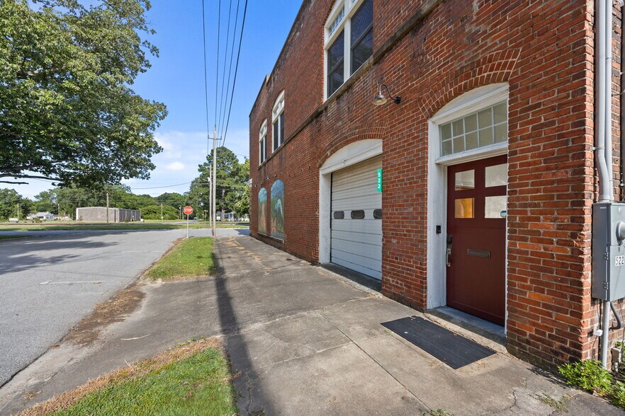 More Photos Of 4096 West Ave, Ayden General Retail For Sale