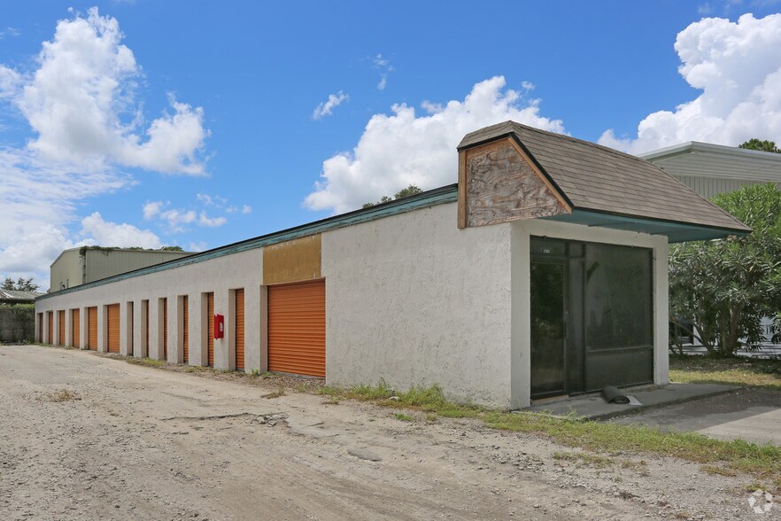 More Photos Of 2382-2384 Jamestown Rd, Fernandina Beach Self Storage For Lease
