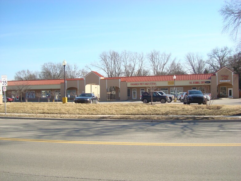 More Photos Of 11921-12043 Johnson Dr, Shawnee Unknown For Lease