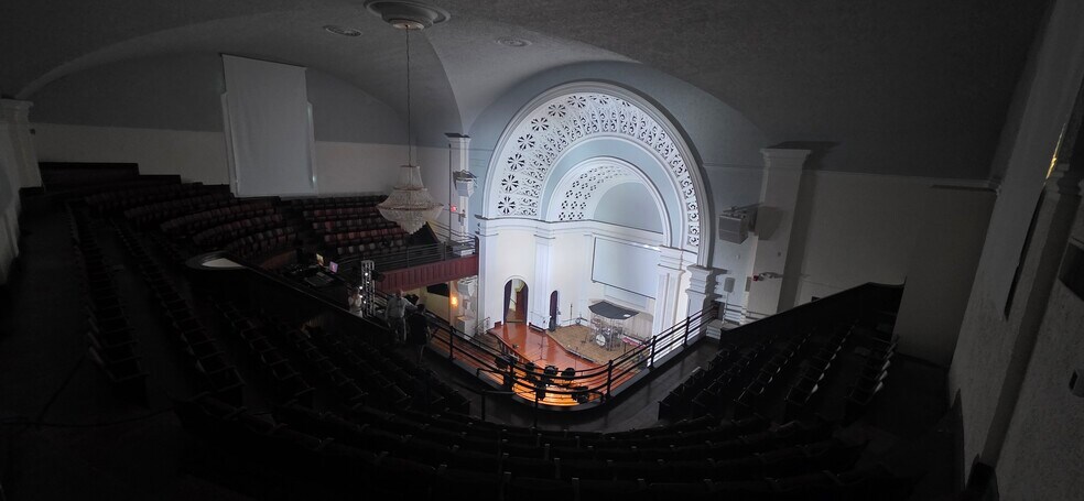 More Photos Of 302 Grove St N, Saint Petersburg Religious Facility For Sale
