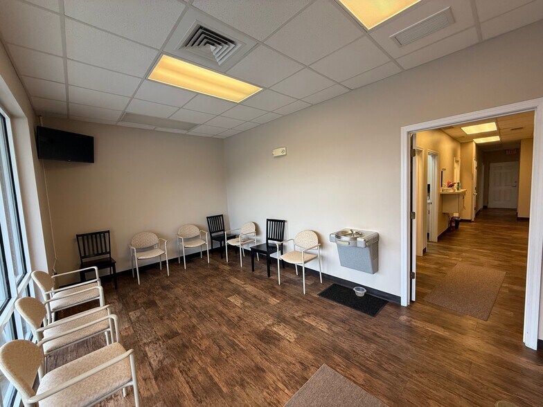 More Photos Of 12385 Sorrento Rd, Pensacola Coworking Space