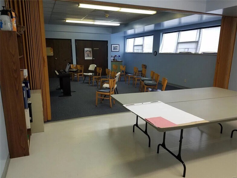 More Photos Of 15764 Clayton Rd, Ellisville Religious Facility For Lease