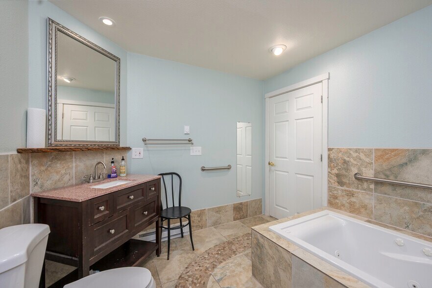 More Photos Of 315 Main Ave E, Soap Lake General Retail For Sale