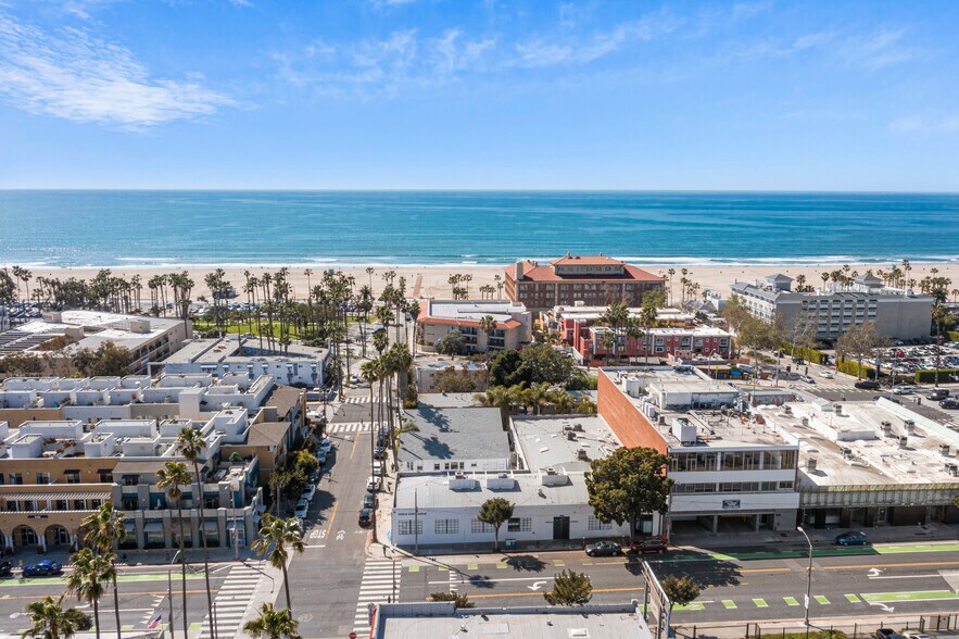 More Photos Of 145-147 Bay St, Santa Monica Loft Creative Space For Lease