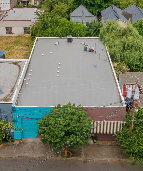 More Photos Of 1219 SE Lafayette St, Portland Loft Creative Space For Sale