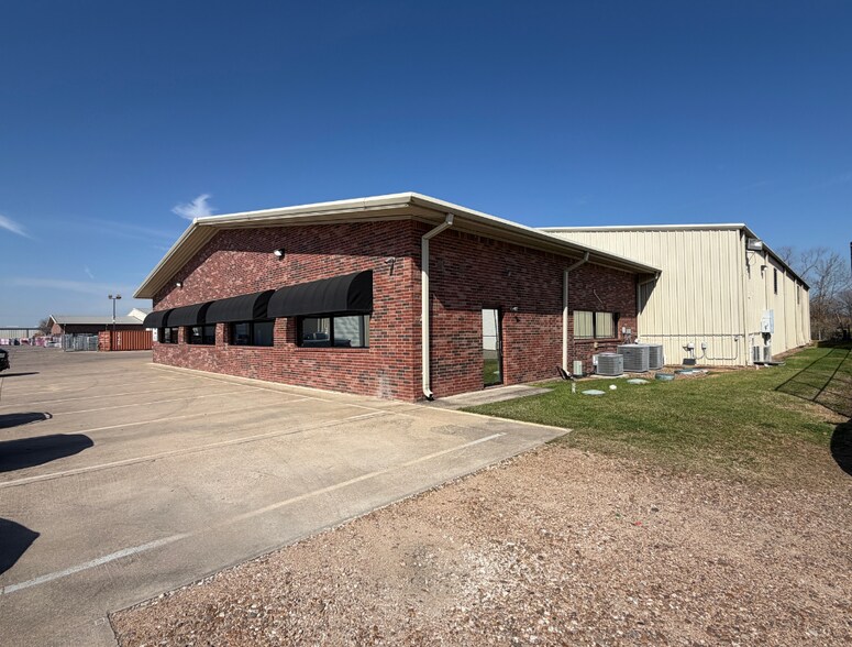 More Photos Of 12350 Taylor Rd, Houston Warehouse For Lease