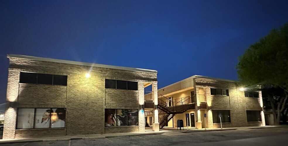 More Photos Of 8527 Village Dr, San Antonio Medical For Lease