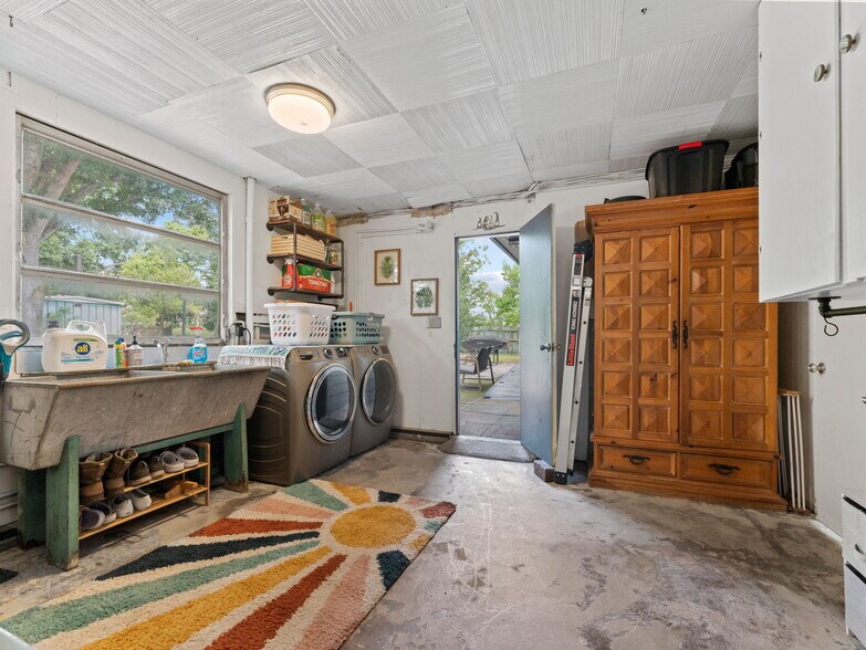 More Photos Of 200 66th St N, Saint Petersburg Office For Sale