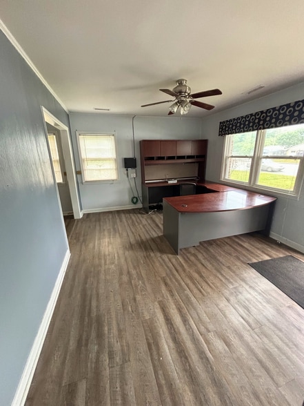 More Photos Of 2019 Highmarket St, Georgetown Light Manufacturing For Sale
