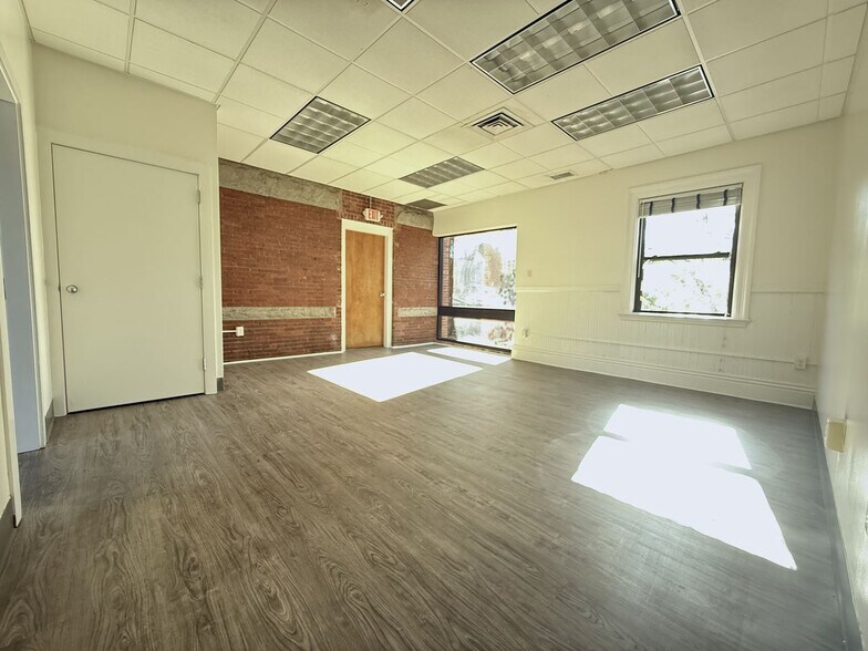 More Photos Of 5 Warren St, Concord Storefront Retail Office For Lease