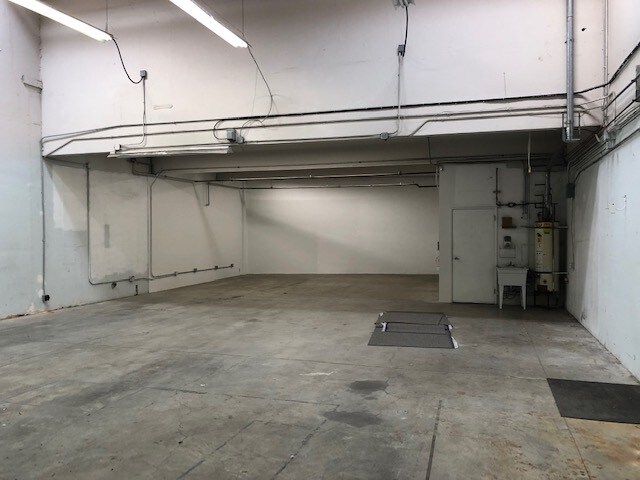 More Photos Of 5911-5919 3rd St, San Francisco Warehouse For Lease