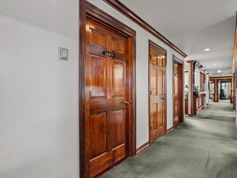 More Photos Of 800 Belford Ave, Grand Junction Office For Sale