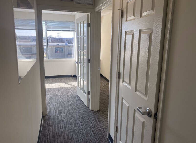 More Photos Of 12447 Clarksville Pike, Clarksville Storefront Retail Office For Lease