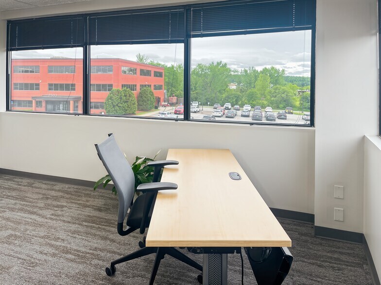 More Photos Of 300 Interstate Corporate Cent, Williston Coworking Space