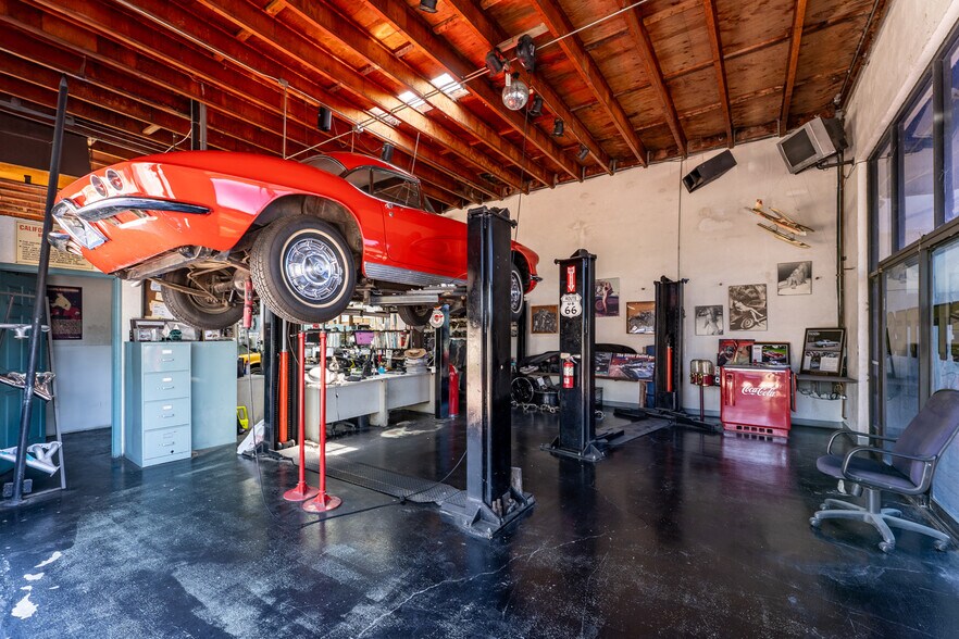 More Photos Of 411 S Harbor Blvd, Santa Ana Auto Dealership For Sale