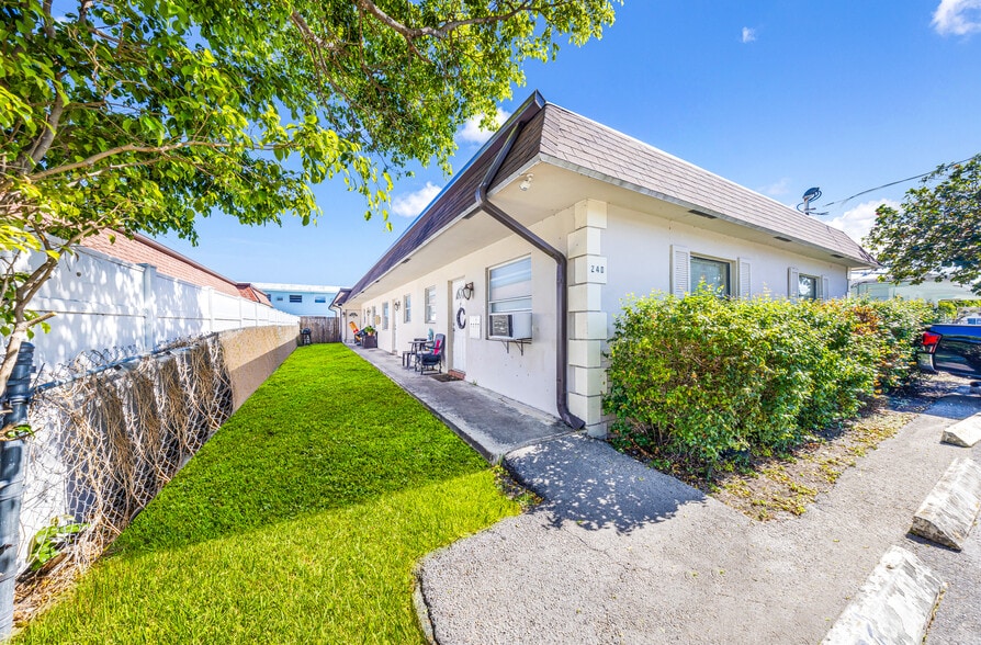 More Photos Of 240 SE 9th Ave, Pompano Beach Multifamily For Sale