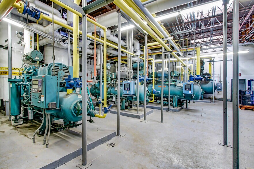 More Photos Of 1120 W Foothill Blvd, Azusa Refrigeration Cold Storage For Lease