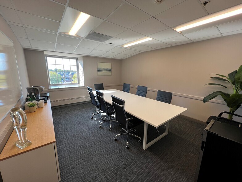 More Photos Of 201 S Grove Ave, Barrington Office For Lease