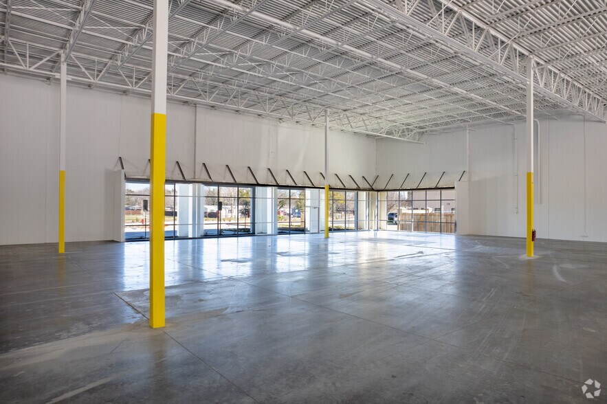 More Photos Of 1207 Farmers Rd, Grand Prairie Warehouse For Sale