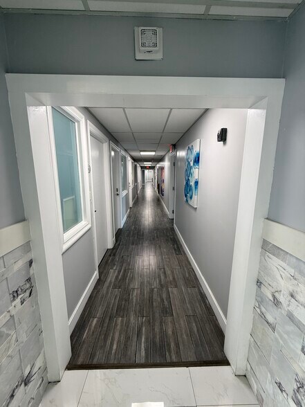 More Photos Of , Palm Harbor General Retail For Lease