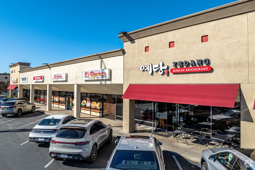 More Photos Of 1251-1401 S Beach Blvd, La Habra Unknown For Lease