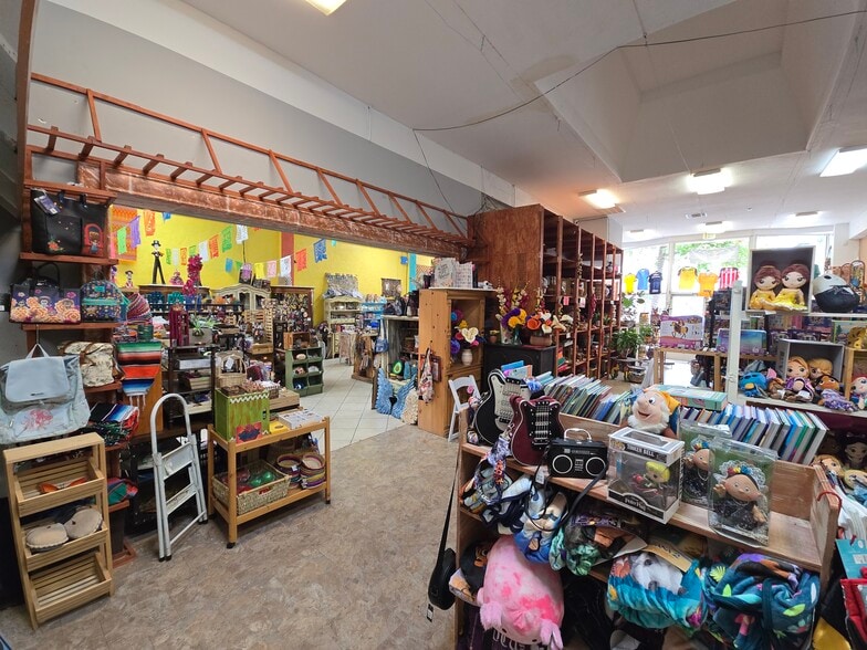 More Photos Of 7579-7581 Monterey St, Gilroy Storefront Retail Office For Sale