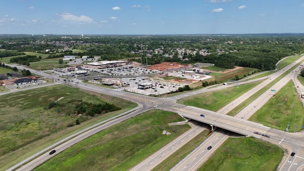 More Photos Of 5200 S Aspen Ave, Broken Arrow Storefront For Lease