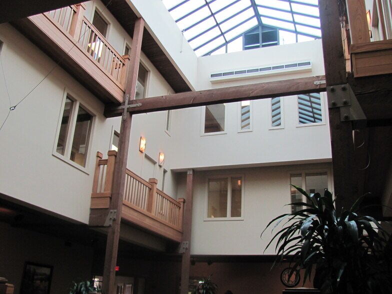 More Photos Of 1338 Commerce Ave, Longview Office For Sale