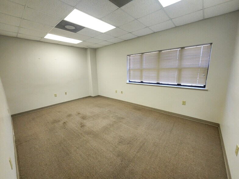 More Photos Of 5640 Commerce Blvd E, Mobile Warehouse For Lease