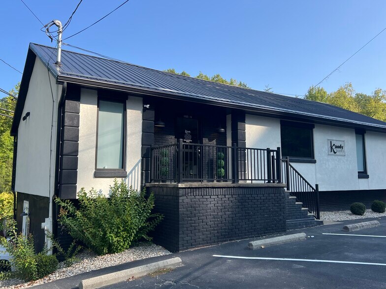 More Photos Of 1522 Oakhurst Dr, Charleston Office For Sale