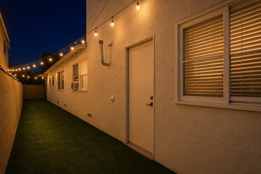 More Photos Of 521 Venice Way, Venice Apartments For Sale