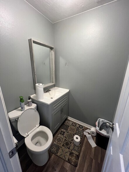 More Photos Of 620 N 1100 E, St George Warehouse For Sale