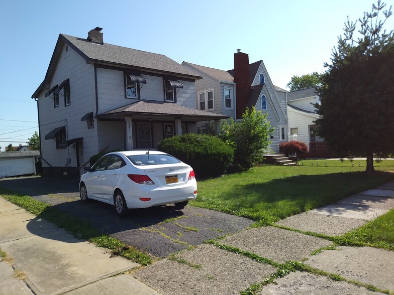 More Photos Of 24525 Sherborne Rd, Bedford Heights Specialty For Sale