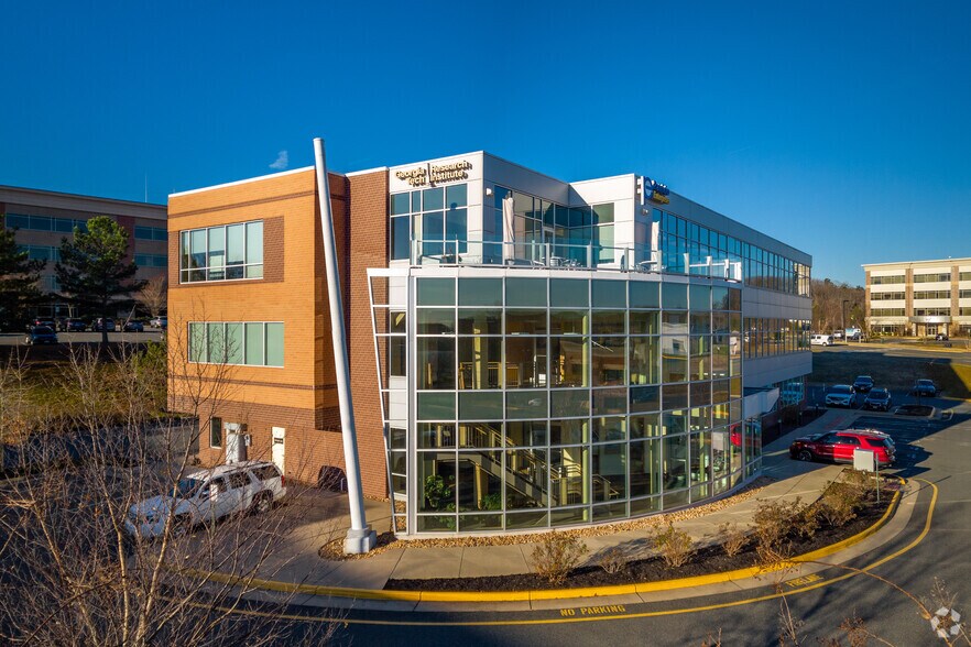 More Photos Of 525 Corporate Dr, Stafford Office For Lease