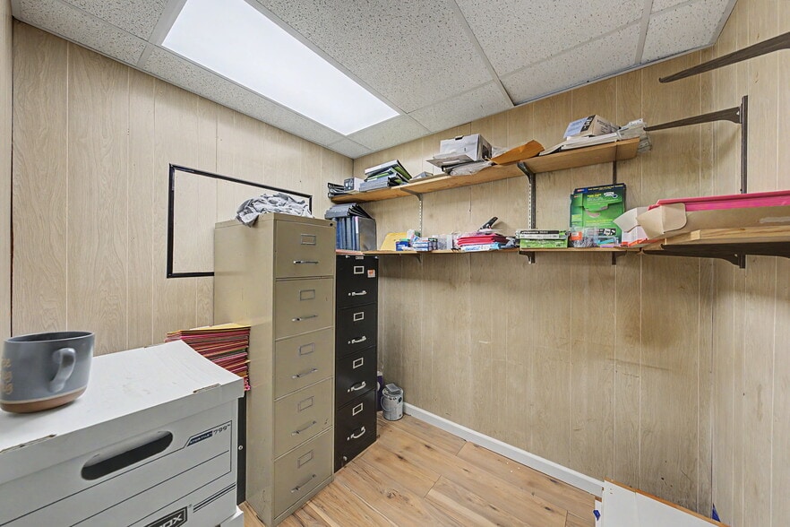 More Photos Of 23 Malcolm St, Morristown Industrial For Sale