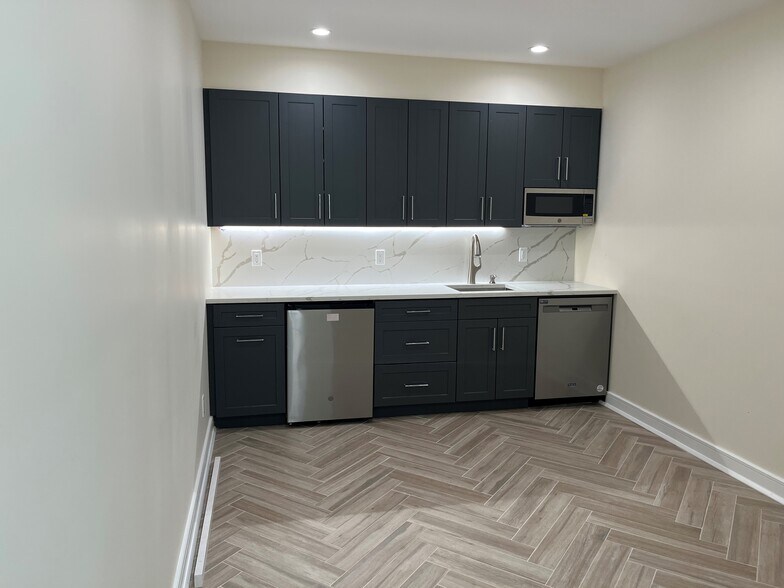 More Photos Of 525 Northern Blvd, Great Neck Medical For Lease